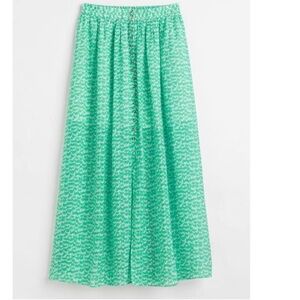 H&M midi green skirt